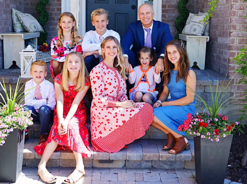 Image - Young Chad Franke with his family: His parents and five siblings. 